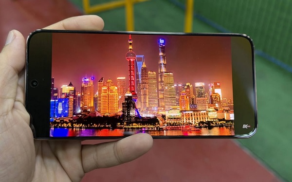 Màn hình sáng, mượt mà