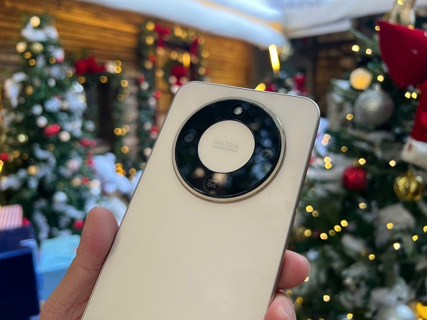 HONOR X9d cũng là mẫu smartphone có viên pin lớn nhất từng được bán ra tại Việt Nam