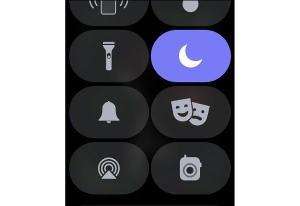 Nhấn vào biểu tượng hình trăng khuyết