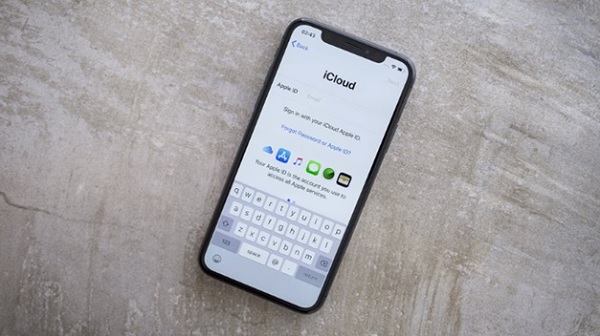 Sử dụng đồng bộ ảnh trên iCloud hoặc dịch vụ lưu trữ