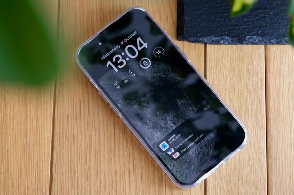 iPhone 13 được trang bị màn hình Always On Display