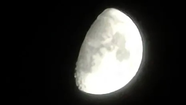 iPhone 17 Pro Max với phần mềm trang bị chế độ Night Mode