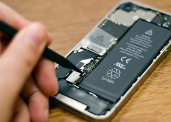 Giải đáp thắc mắc: iPhone còn bảo hành có được thay pin miễn phí không? Dưới đây toàn bộ thông tin cần nắm rõ