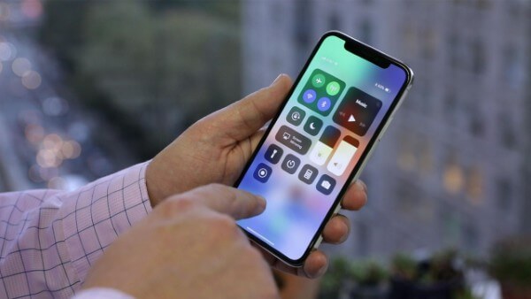 Duy trì những kết nối không dây liên tục dẫn đến tiêu hao năng lượng lớn