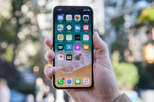 iPhone X sử dụng tấm nền OLED 5.8 inch siêu sắc nét