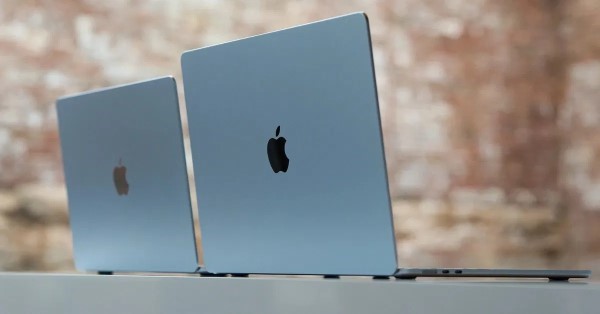 MacBook Air M4 màu Bạc (Silver) bền màu và vệ sinh dễ dàng 