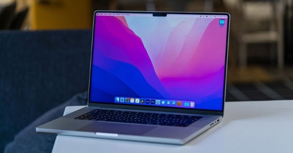 MacBook Pro 14 inch cân bằng giữa sức mạnh và sự di động