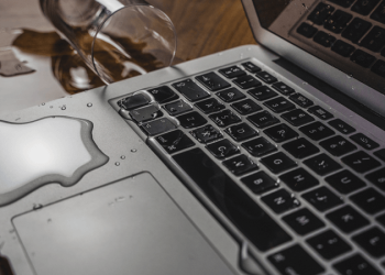 Nguyên nhân và hướng dẫn khắc phục phím laptop bị liệt chi tiết cho người dùng