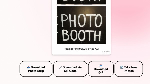 Tải ảnh đã chụp về máy với định dạng JPG hoặc PNG