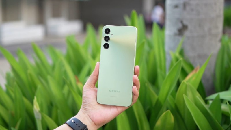 Samsung Galaxy A05s có diện mạo gọn gàng và thời trang