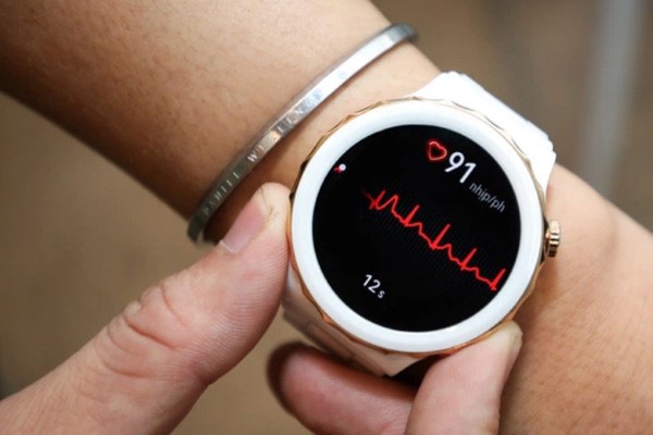 So sánh về trang bị tính năng sức khỏe trên Huawei Watch GT4 và GT3 Pro