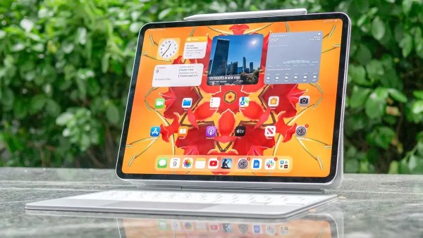 Cả iPad Pro M5 và iPad Pro M4 đều trang bị hệ thống âm thanh 4 loa và 4 micro