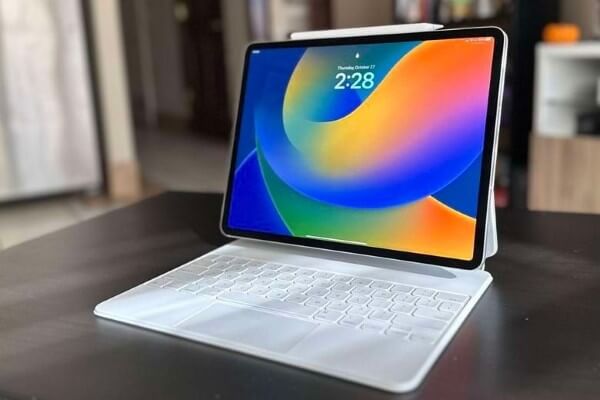 iPad Pro M5 với màn hình mini-LED Liquid Retina XDR