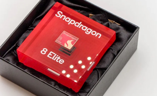 Hiệu năng của S25 Ultra không thua kém iPhone 17 Pro Max