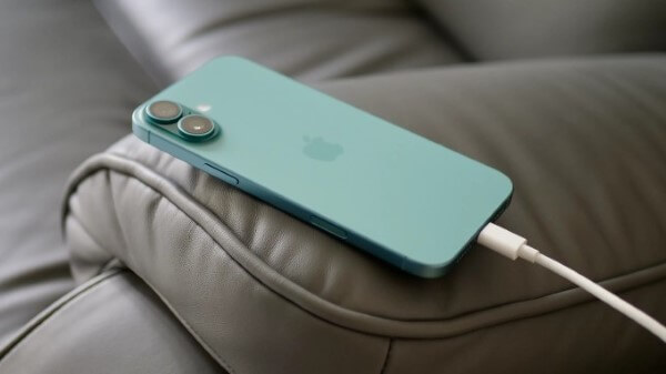 iPhone 17 có pin khoảng 3.692mAh và sạc nhanh USB-C 40W, MagSafe và Qi2 25W