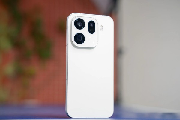 Find X9 Pro sở hữu camera chính 50MP Sony LYT-828
