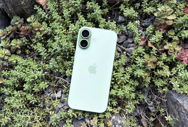 iPhone 17 có thiết kế cụm camera thanh thoát, gọn gàng hơn OPPO Find X9