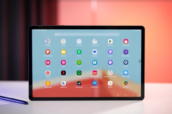 Samsung Tab S10 Plus và Tab S9 Plus đều được trang bị màn hình AMOLED