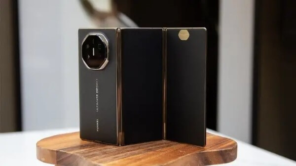 Huawei Mate XT Ultimate chỉ nặng 298g, nhẹ hơn 11g so với Galaxy Z TriFold