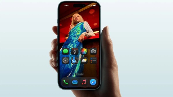 Màn hình Super Retina XDR trên iPhone 16 Pro có đường viền siêu mỏng