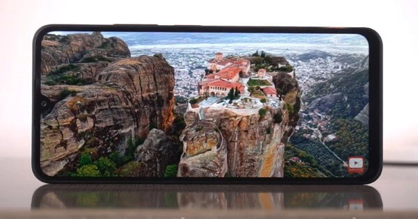 Samsung Galaxy A06 5G trang bị tấm nền 120Hz mượt mà ấn tượng