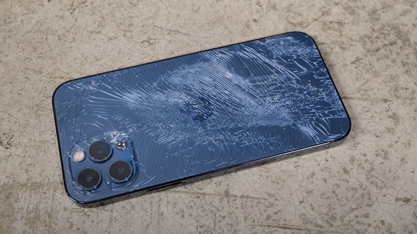 Thay kính lưng iPhone có mất chống nước không? Giải đáp chi tiết cho người dùng