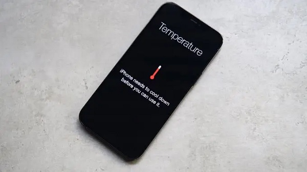 Máy bị nóng iPhone cũng tự động giảm độ sáng để đảm bảo an toàn