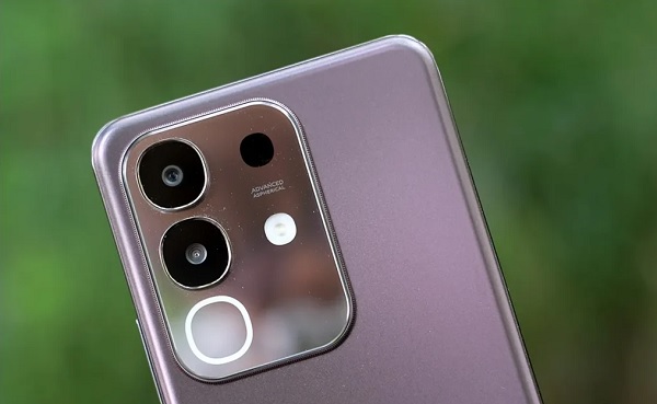 Vivo Y29 sở hữu camera kép gồm camera chính 50MP và camera phụ 2MP