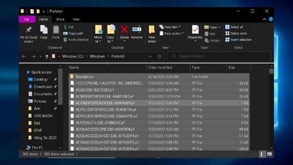 Chọn toàn bộ file > nhấn Delete