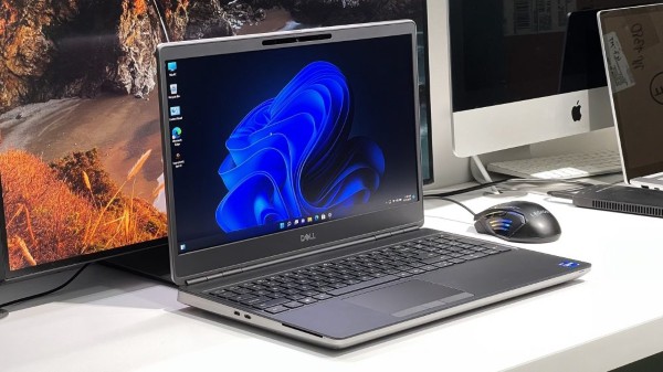 Dell Precision 7560 được giới thiệu vào năm 2021