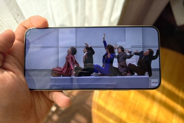 HONOR X9d 5G có ưu điểm gì về thiết kế và màn hình?