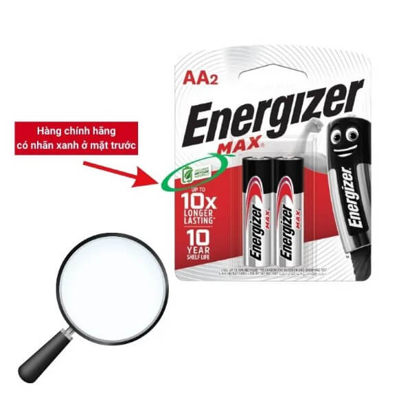 Nhận biết qua nhãn màu xanh ở mặt trước vỉ pin Energizer chính hãng