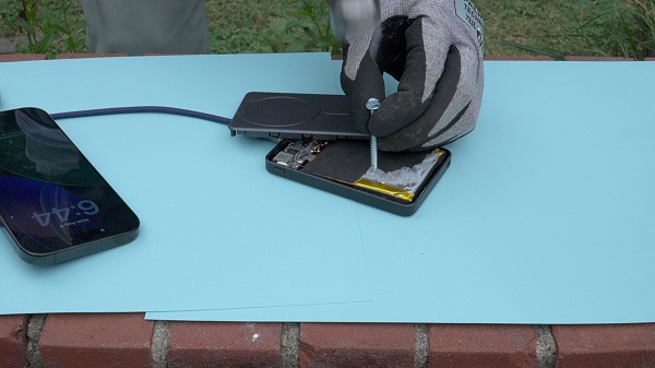 Pin thể rắn không có chất lỏng chảy tự do giúp dập tắt nguy cơ hỏa hoạn ngay từ trong trứng nước