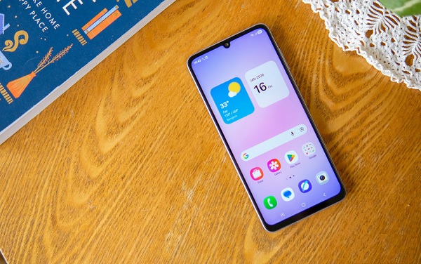 Máy sở hữu viên pin dung lượng lên tới 6.000mAh