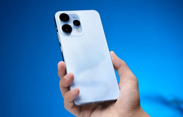 OPPO Reno15 5G có camera vượt trội