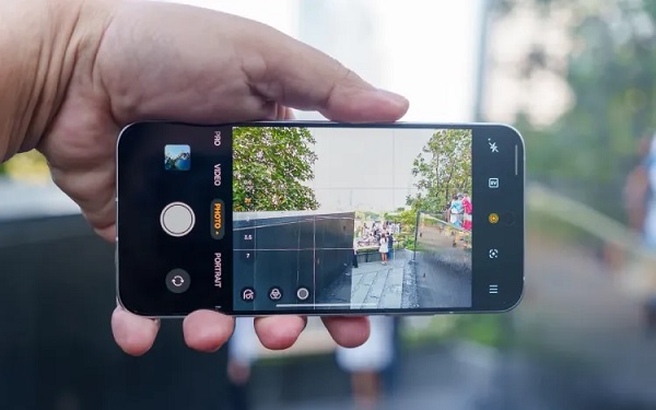 OPPO Reno15 5G tập trung tối đa vào trải nghiệm chân dung với ống kính tele 3.5x