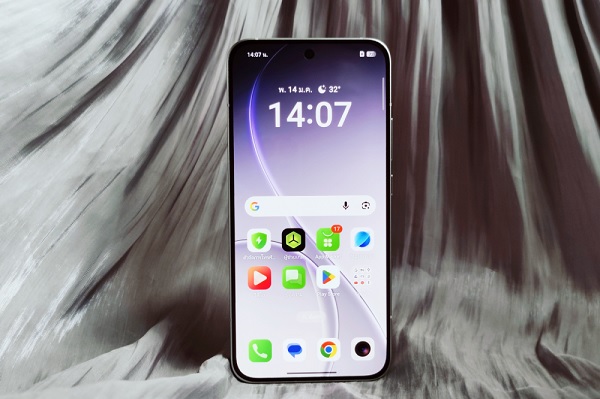 OPPO Reno15 5G chiếm ưu thế về thông số hiển thị màn hình