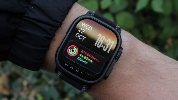 Apple Watch Ultra 3 sở hữu màn hình rộng rãi hơn với tấm nền OLED công nghệ LTPO3 