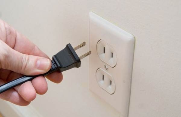 Kiểm tra nguồn điện đang sử dụng có ổn định không