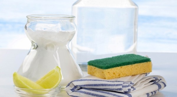 Các vật dụng cần thiết để vệ sinh tủ lạnh hiệu quả