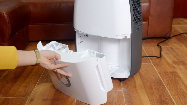 Một số chú ý khi vệ sinh máy hút ẩm