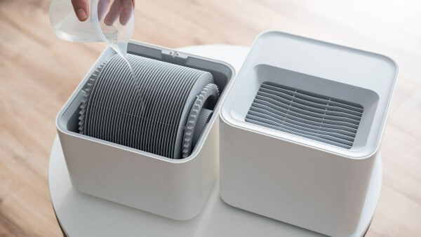 Tần suất vệ sinh máy hút ẩm phụ thuộc vào môi trường và cường độ sử dụng