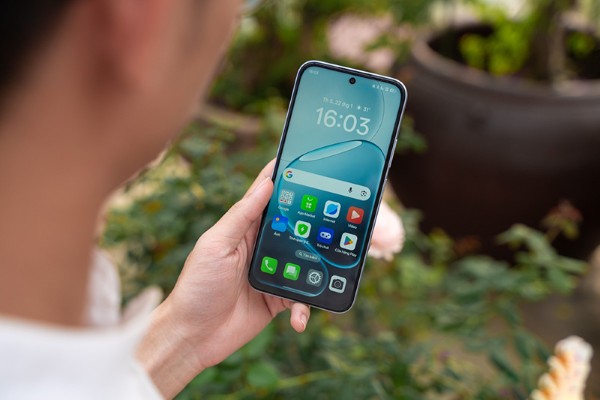 OPPO A6t sở hữu màn hình 6.75 inch, LCD HD+ và tần số quét 120Hz