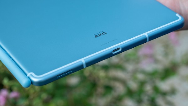 Samsung Galaxy Tab S6 Lite LTE có viên pin 7.0040mAh và sạc 15W