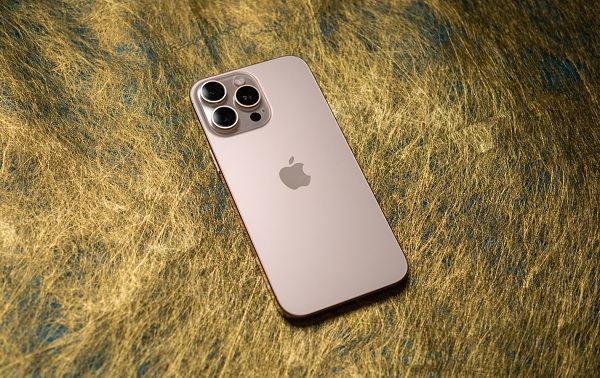 iPhone 16 Pro Max với viên pin được tối ưu