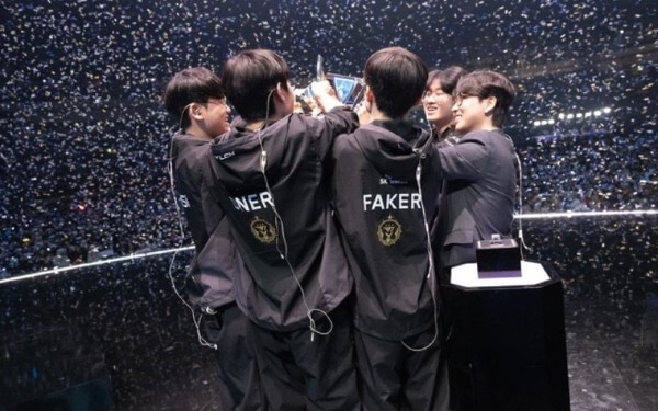 Đội hình T1 Liên Minh Huyền Thoại liên tục thay đổi 