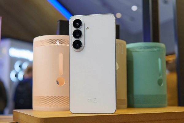 Galaxy S26 phiên bản màu Trắng Classic