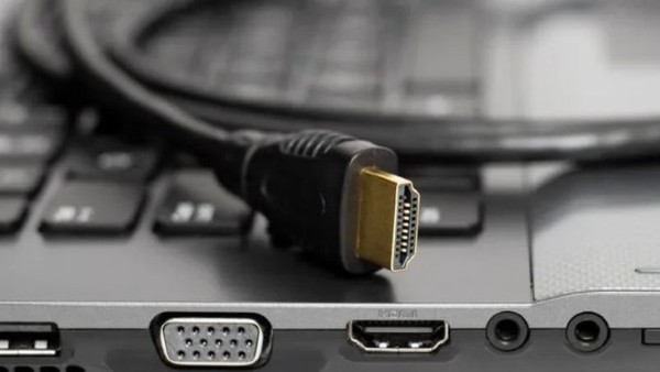 Chi phí cáp HDMI thường cao hơn so với cáp VGA