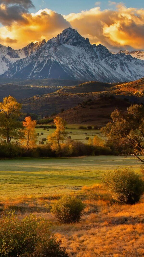 Hình nền núi non hùng vĩ