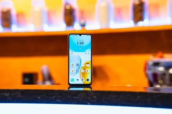 Màn hình hiển thị sắc nét, mượt mà